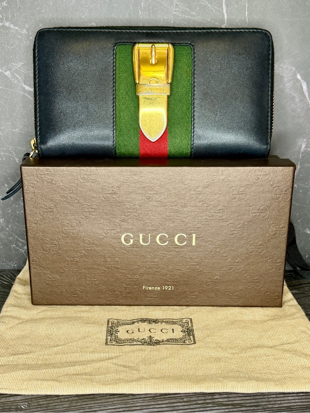 Gucci Sylvie Sherry Line Buckle Zip Around Wallet | Navy | Entrupy COA